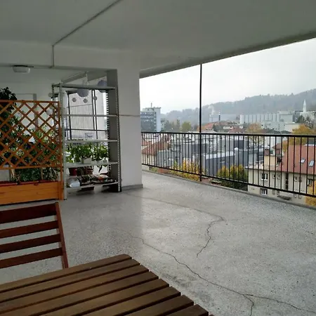 Persia 1 Apartma
